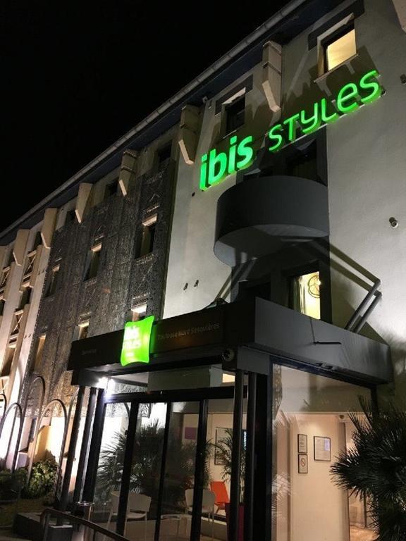 Ibis Styles Toulouse Nord Sesquieres Hotel Esterno foto